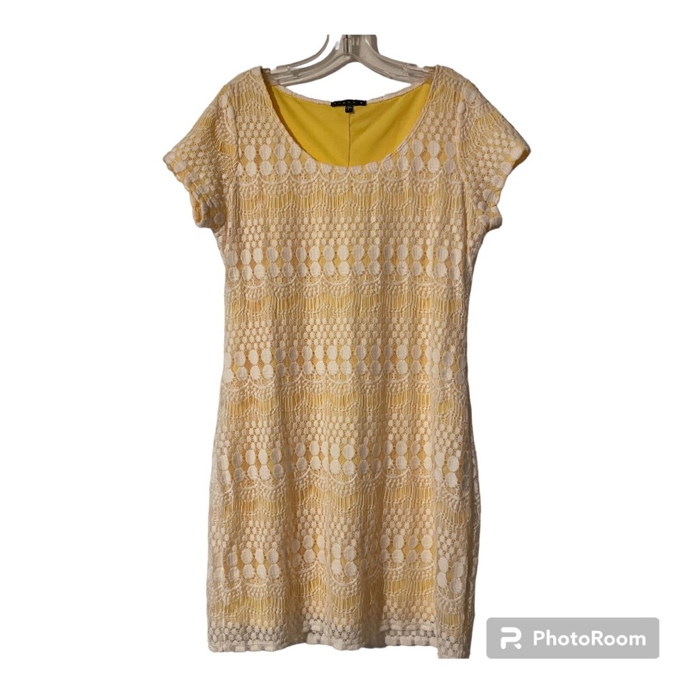 TIANA B - all lace overlay dress in yellow - size 10 - EUC/scoop neck/cap sleeve